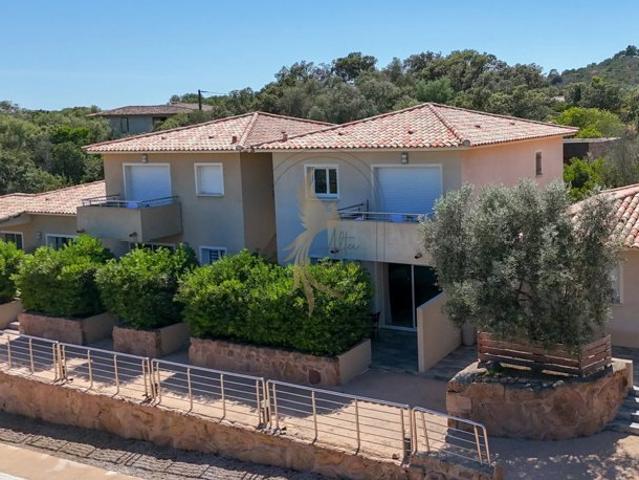 Bel appartement à Bocca del'Oro