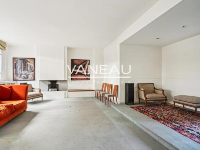 Paris XIIIe – Appartement lumineux avec parking à rénover dans un immeuble de caractère