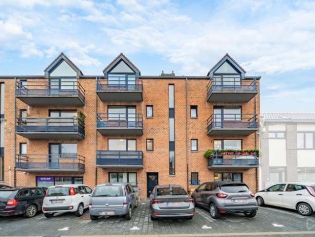 Bel appartement au 1er étage avec 2 chambres et balcon!