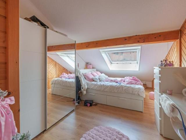 Bel appartement avec 5 chambres et grande mezzanine | dreamo. Ch