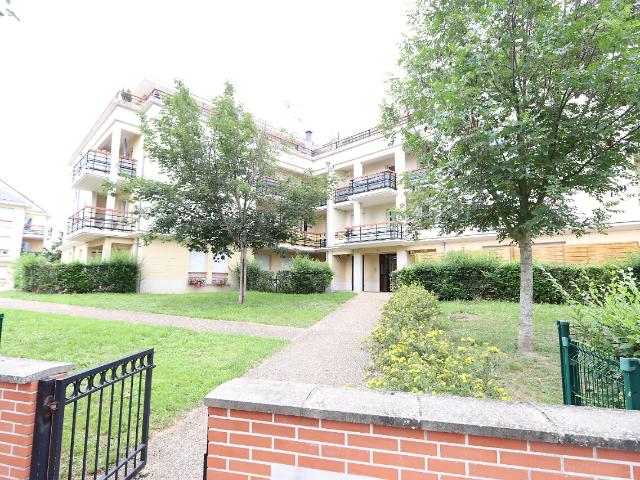 Bel appartement avec balcon 3 pièces 64 m² Saint Jean de La Ruelle