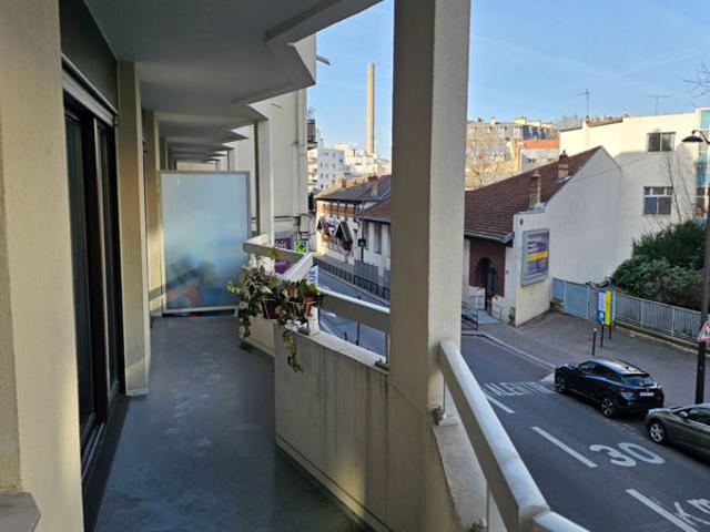 Bel appartement avec balcon