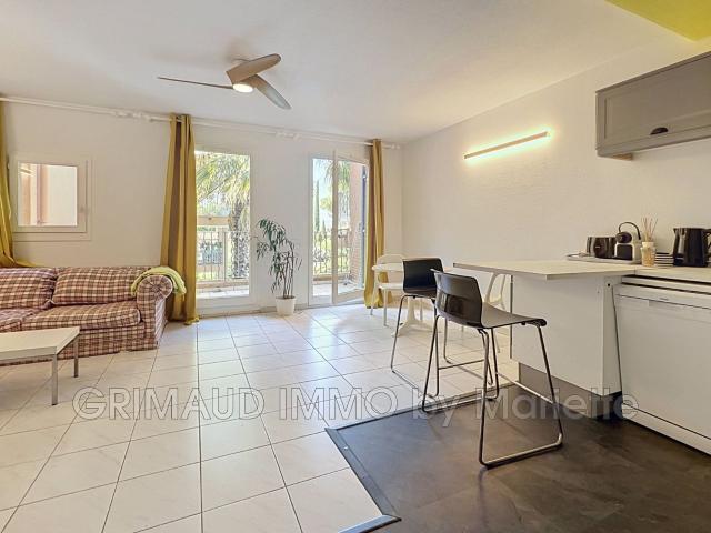 Bel appartement avec grande terrasse type T2 47m² Grimaud