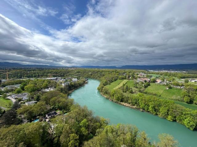 Bel appartement avec magnifique vue dégagée 3 pièces / Piscine collective
