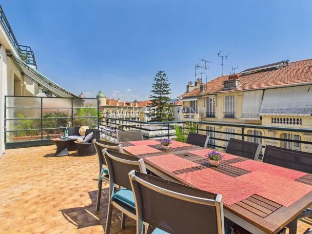 Bel appartement avec spacieuse terrasse – Nice Carré d'Or 70m² Nice