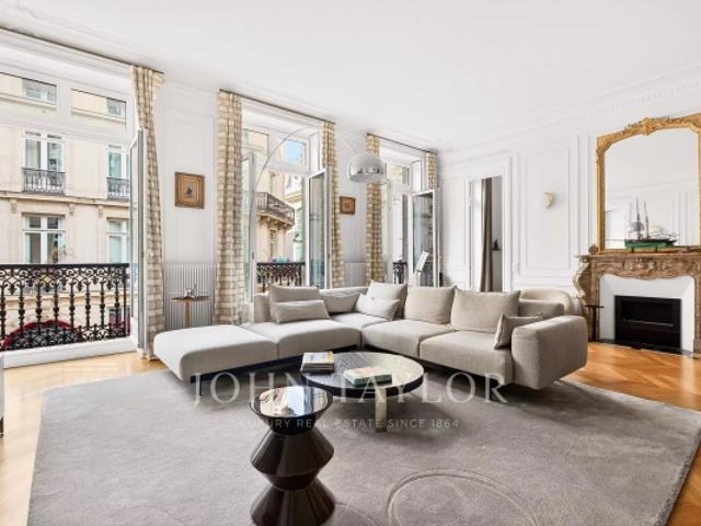 Bel appartement d'angle familial avec balcon