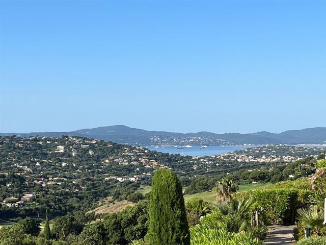 Bel Appartement Dans Residence Avec Piscine Vue Mer Et Le Go. 102m² Sainte Maxime