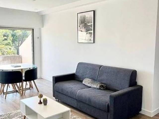 Bel appartement deux pièces avec balcon