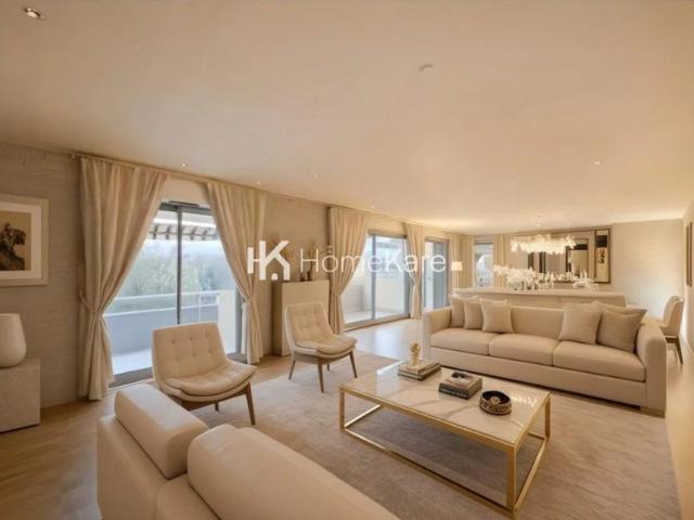 BEL APPARTEMENT DE 134 M2 AVEC BALCONS ASCENSEUR STATIONNEME