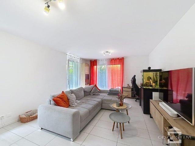 Bel appartement de 2.5 pièces avec grand balcon dans résidence neuve