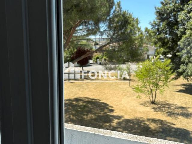 Bel appartement de 2 chambres avec balcons dans résidence calme