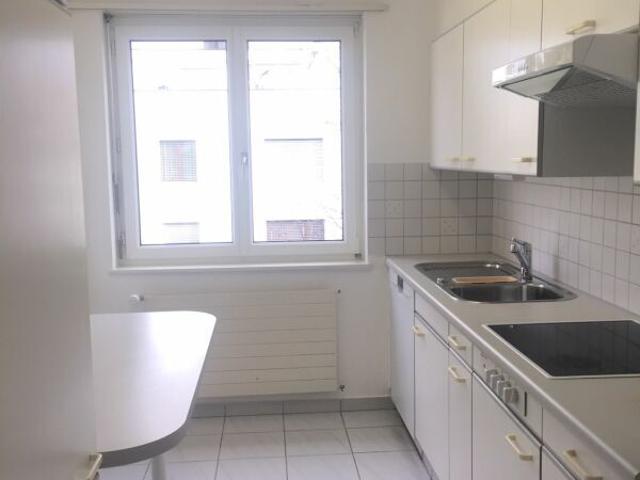 Bel appartement de 4.5 pièces avec véranda et balcon | dreamo. Ch
