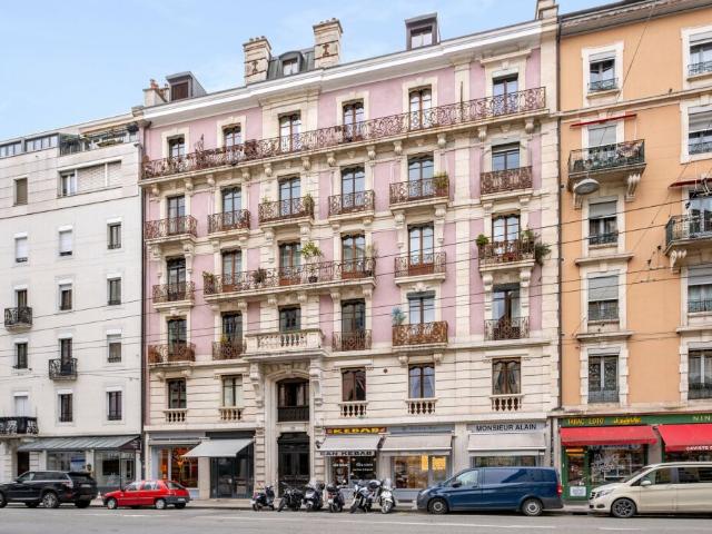 Bel appartement de 4 pièces proche de Plain Palais