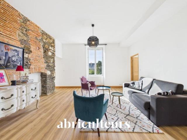 Bel appartement de 94m2 — Traversant et lumineux DPE C 3 Chambres spacieuses Cave et Grenier Nantes Proche rue de la bastille