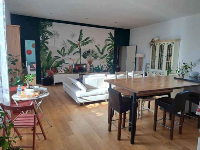 Bel Appartement de Standing à Proximité de Langon