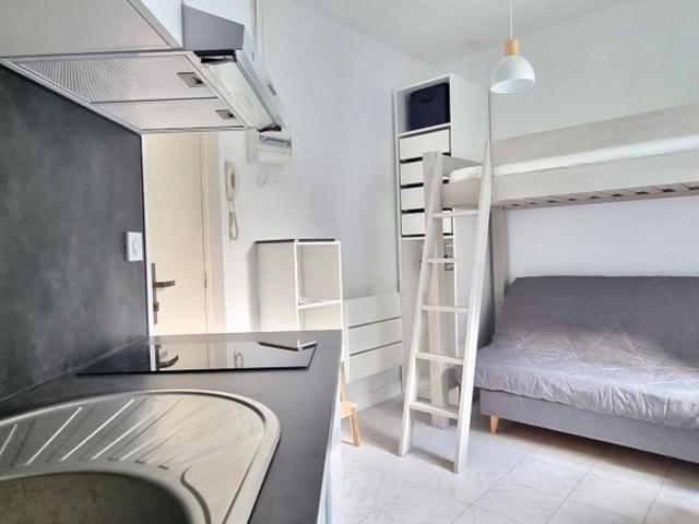 Bel appartement de type studio meublé proche de la fac de droit