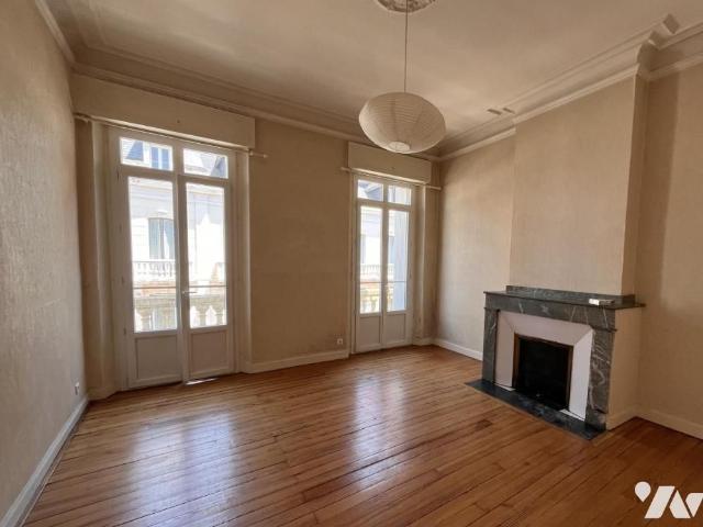 BEL APPARTEMENT DERNIER ETAGE
