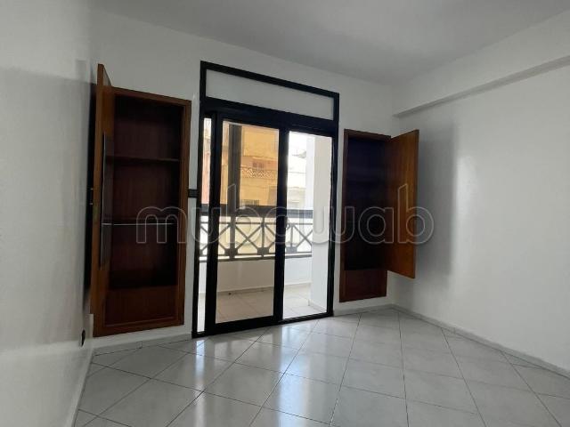 Bel appartement en bas agdal rabat