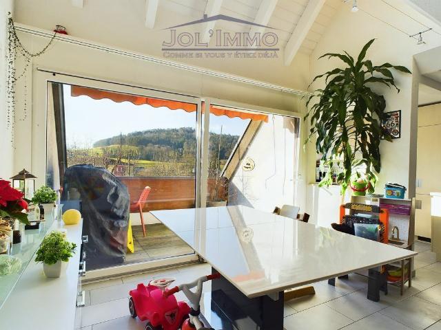 Bel appartement en duplex au centre du village de Courrendlin | dreamo. Ch