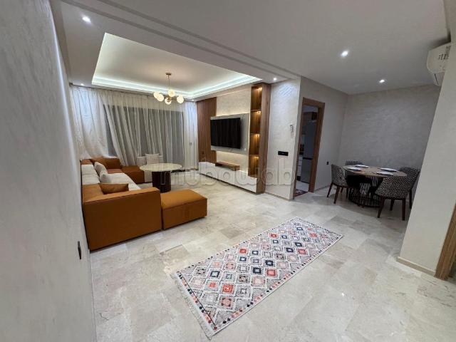 Bel appartement en location à Camp Al Ghoul. Surface de 112 m². Meublé