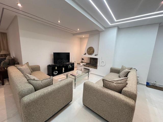 Bel appartement en location à Racine. Surface de 150 m². Bien meublé