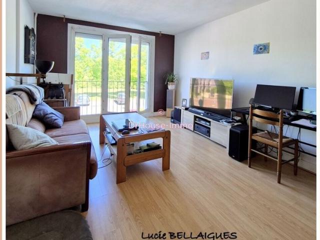 Bel appartement F3, 2 chambres de 63m2 au 1er étage