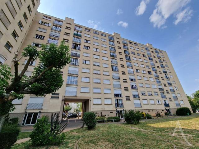 Bel appartement F3 à Mantes La Jolie de 57 m² avec cave et un parking