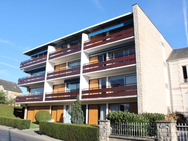 BEL APPARTEMENT F3 BIEN SITUE LA CHARITE SUR LOIRE