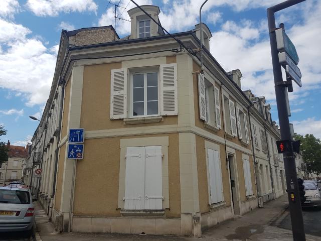 BEL APPARTEMENT F3 MANSARDE BOULEVARD BLOSSAC