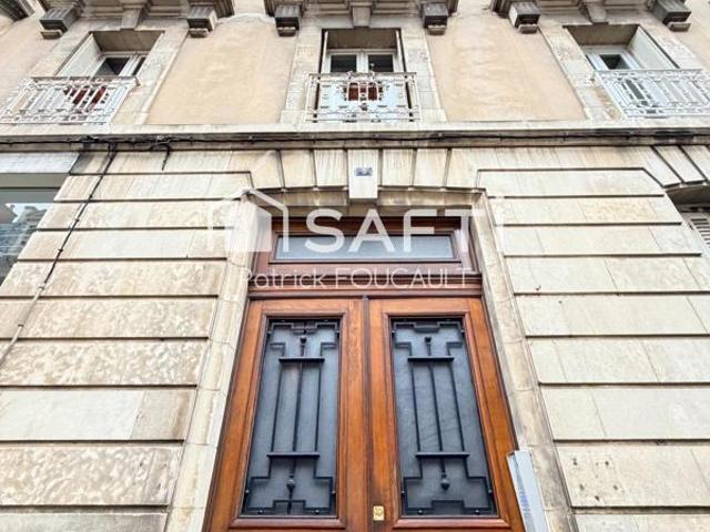 Bel appartement Hausmannien 166 m2 rénové récemment