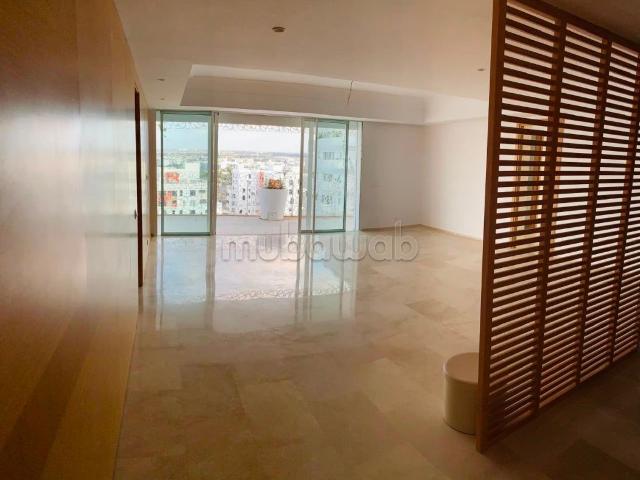 Bel appartement haut standing en location longue durée à CFC avec vue dégagée et étage élevé