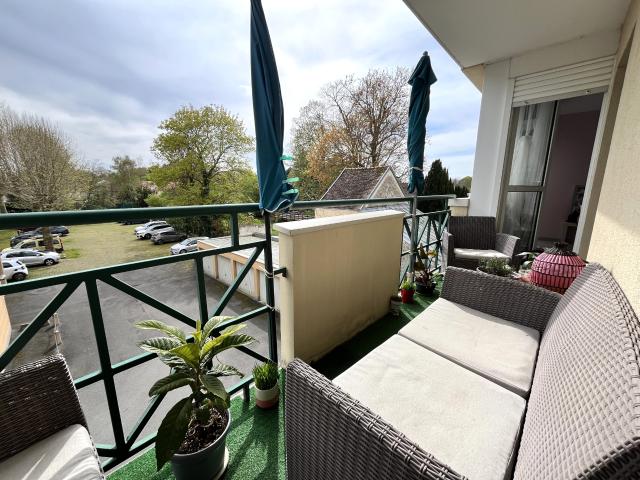 BEL APPARTEMENT LUMINEUX À MOISSY CRAMAYEL