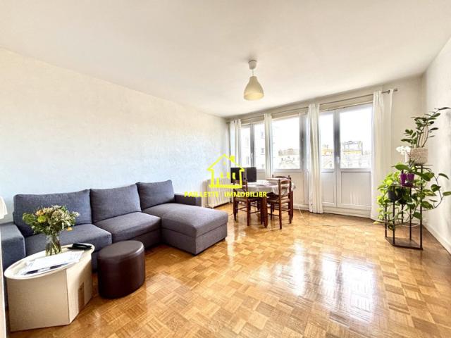 BEL APPARTEMENT LUMINEUX AVEC ASCENSEUR