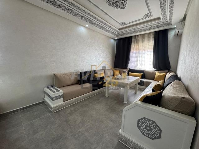 Bel Appartement Meublé À Mabrouka À Louer
