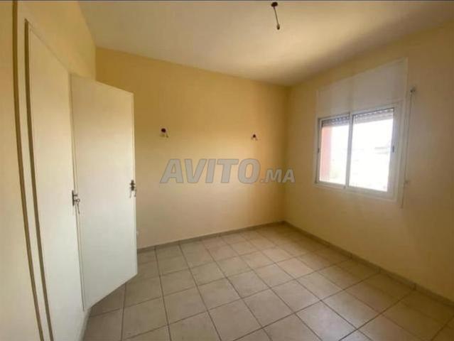 Bel appartement neuf 3 chambres vide Aïn Mezouar