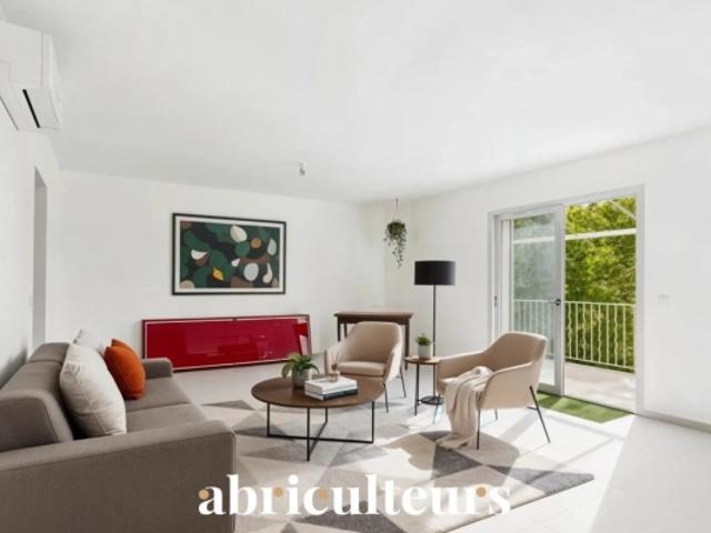 Bel appartement neuf de 95 m² avec une vue panoramique en vente sur Fayence 83440