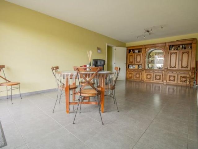 BEL APPARTEMENT REZ DE CHAUSSEE AVEC EXTERIEUR