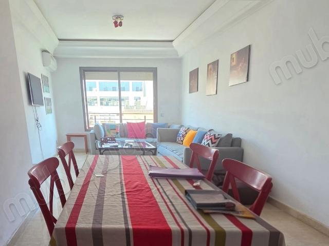 Bel appartement récent à L'oasis