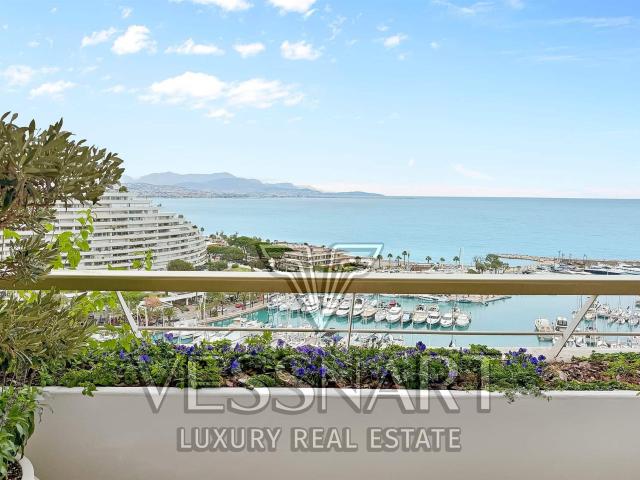 Bel appartement rénové à Marina baie des anges à l'étage éle. 95m² Villeneuve Loubet