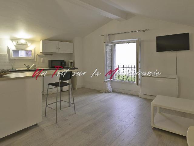Bel Appartement T2, 43m2 habitables dans maison de village à Bormes Les Mimosas