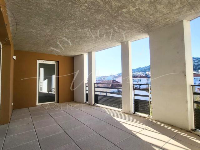 Bel appartement T2 récent centre de sète avec parking privé 43m² Sète