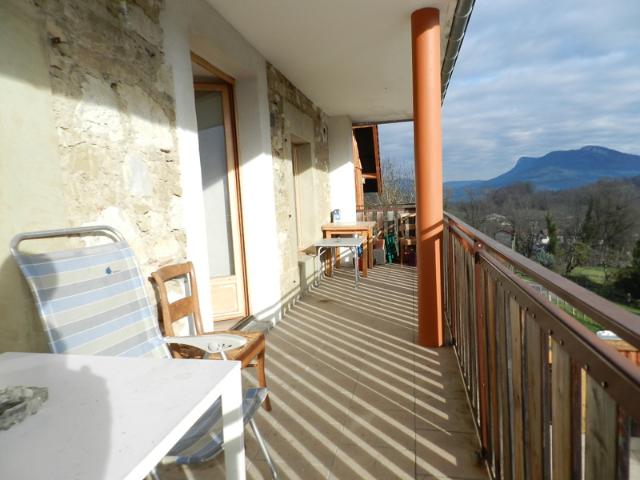 Bel appartement T3 au 1er étage avec vue