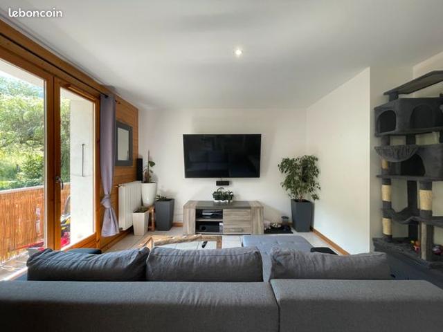 Bel appartement T3 au centre village de Serraval