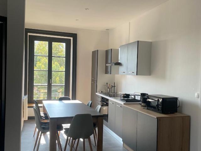 Bel appartement T3 entierement rénové et meublé