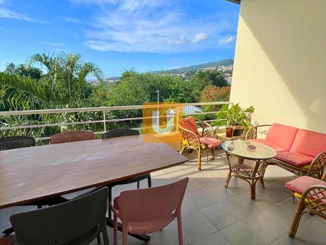 BEL APPARTEMENT T3 MEUBLE A LA POSSESSION MOULIN JOLIE