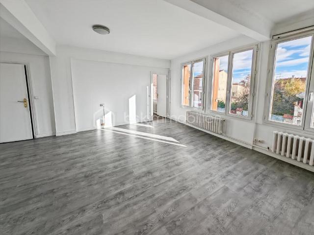 BEL APPARTEMENT T3 PROCHE METRO LIGNE 11 CARNOT