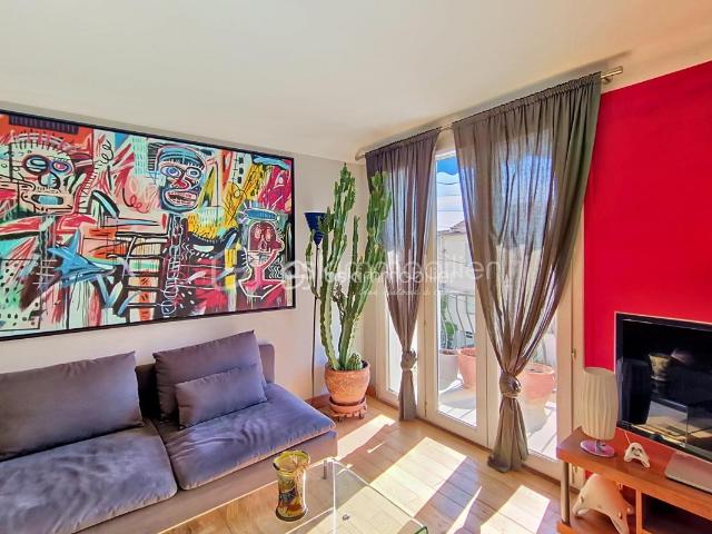 Bel appartement T3 rénové avec balcons et garage