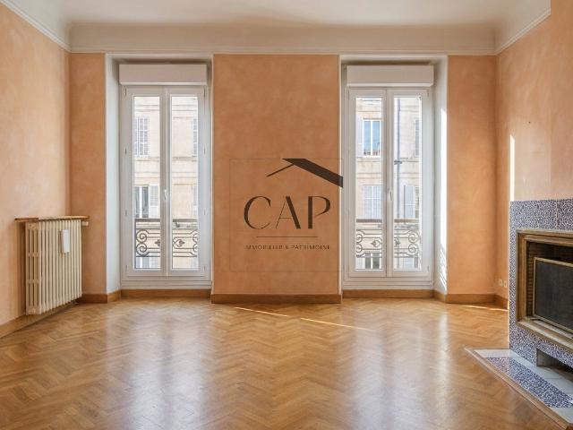 Bel appartement T3 TRAVERSANT VAUBAN PALAIS DE JUSTICE