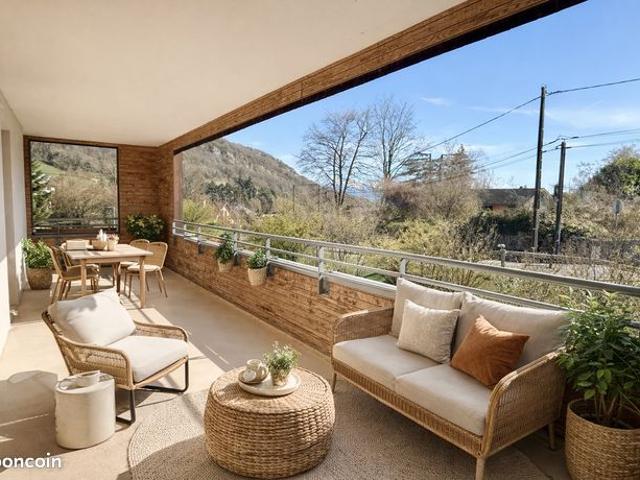 Bel appartement T4 avec terrasse et garage