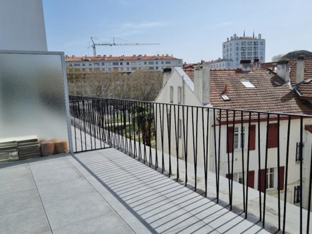 BEL APPARTEMENT T4 DUPLEX CENTRE VILLE/PAULMY